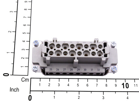 Einsatz (Aussenteil) · Polzahl: 16+PE, Typ: Female, Nenn Strom: 16A, 500V/IEC, 600V/UL/CSA, Screw terminal with wire protection, Pin numbering 17 - 32 Demag Identnummer 14052445