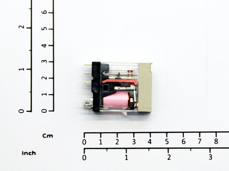 Relais · Hilfskontakte: 1 CO, Nenn-Betriebs Strom: 10A, Spulenspannung: 230VAC, Spulenfrequenz: 50/60Hz. With mechanical operation indicator and nameplate Demag Identnummer 52391964