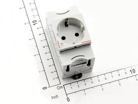 Socket Outlet (Female) · Nenn-Betriebs Spannung: 250V, Nenn Strom: 16A, Number of Pins: 2P+PE, Farbe: White Demag Identnummer 52431271