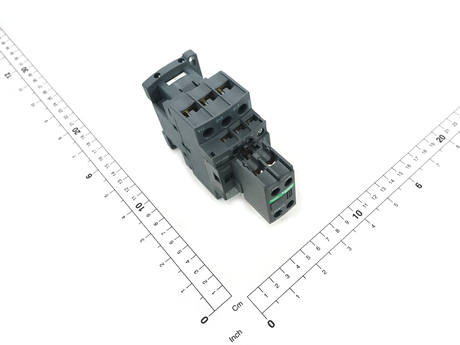 Schütz · Hauptkontakte: 3 NO, Nenn-Betriebs Strom: 32A, Leistung: 15kW/440V, Spulenspannung: 230VAC, Spulenfrequenz: 50/60Hz, Hilfskontakte: 1 NO + 1 NC, Enthält auxiliary contact block LADN11G Demag Identnummer 57526944