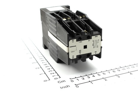 Schütz · Contacteur DSUB 311 110 V 50 Hz KU-Schütz Demag Identnummer 87560344