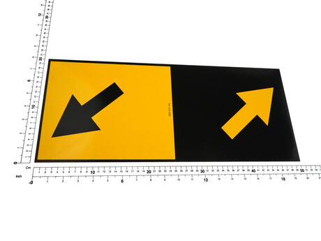 Aufkleber · Sticker Text: Long Travel Directional 1 speed-symbols, Sticker Breite: 500 mm, Sticker Höhe: 200 mm, Text Farbe: Black, Yellow Demag Identnummer 89563744
