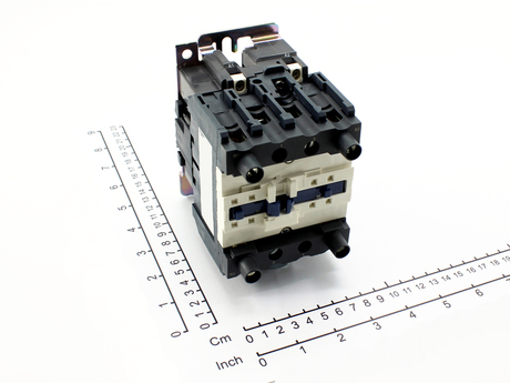 Schütz · Hauptkontakte: 2 NO + 2 NC, Nenn-Betriebs Strom: 80A, Spulenspannung: 110VAC, Spulenfrequenz: 50/60Hz Demag Identnummer 91401166